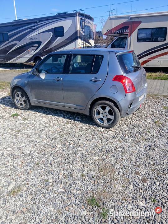 Suzuki swift benzyna uszkodzony tył manualna Warszawa