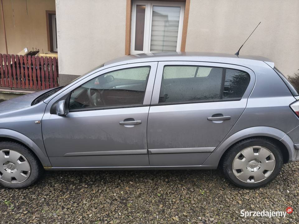 Opel Astra H 14 14 90 z gazem LPG 2005r 2 kpl 90KM Astra Zarszyn