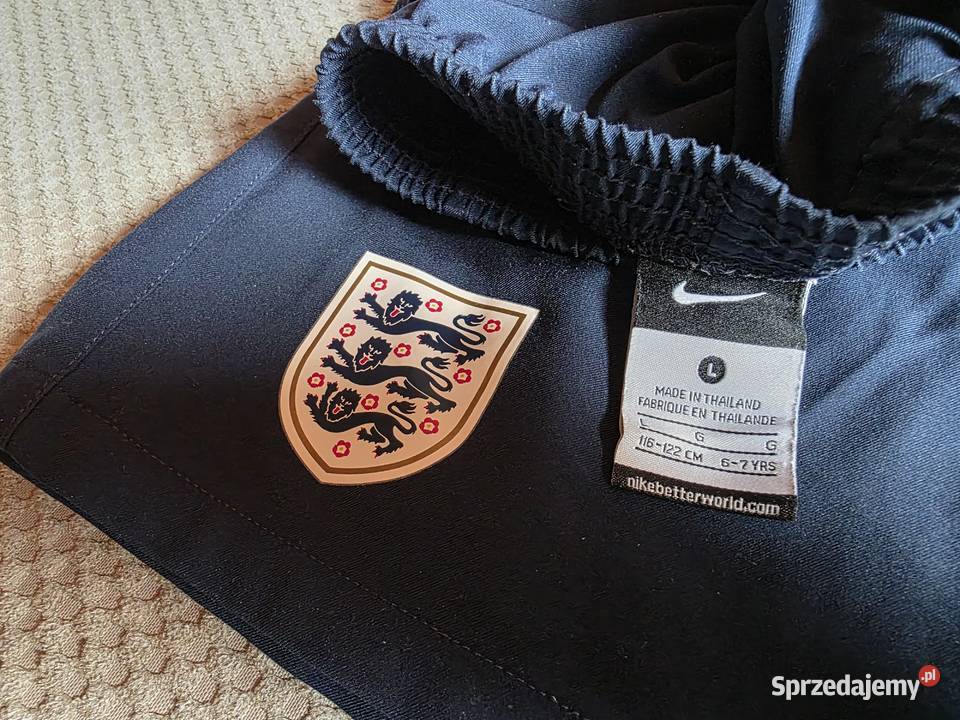 NIKE szorty dziecięce rozmiar 116122