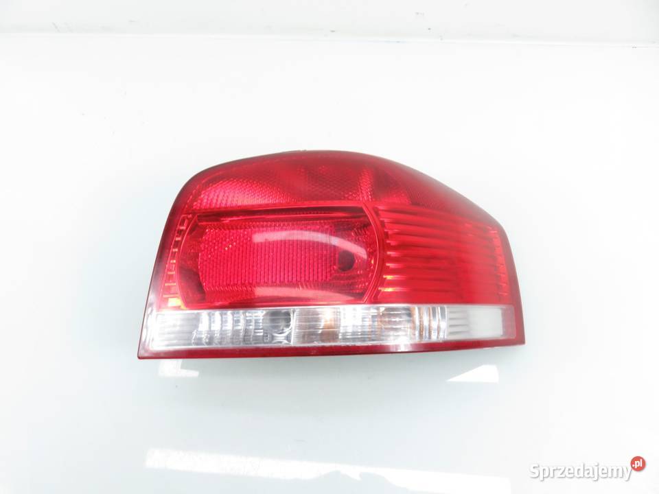 LAMPA PRAWA TYLNA AUDI A3 8P1 8P0945096