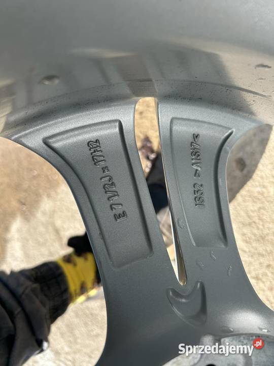 Orginalne felgi 17 BMW X1X2 z czujnikami Średnica 17" Czermna