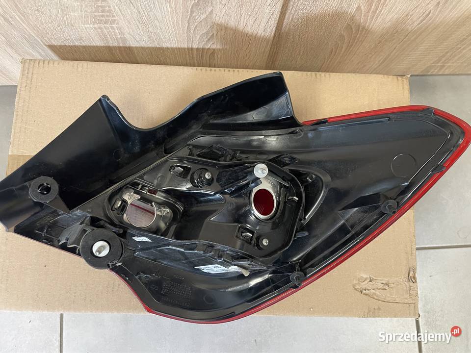 Opel Corsa E lampa tył lewa osobowe Oświetlenie lubelskie