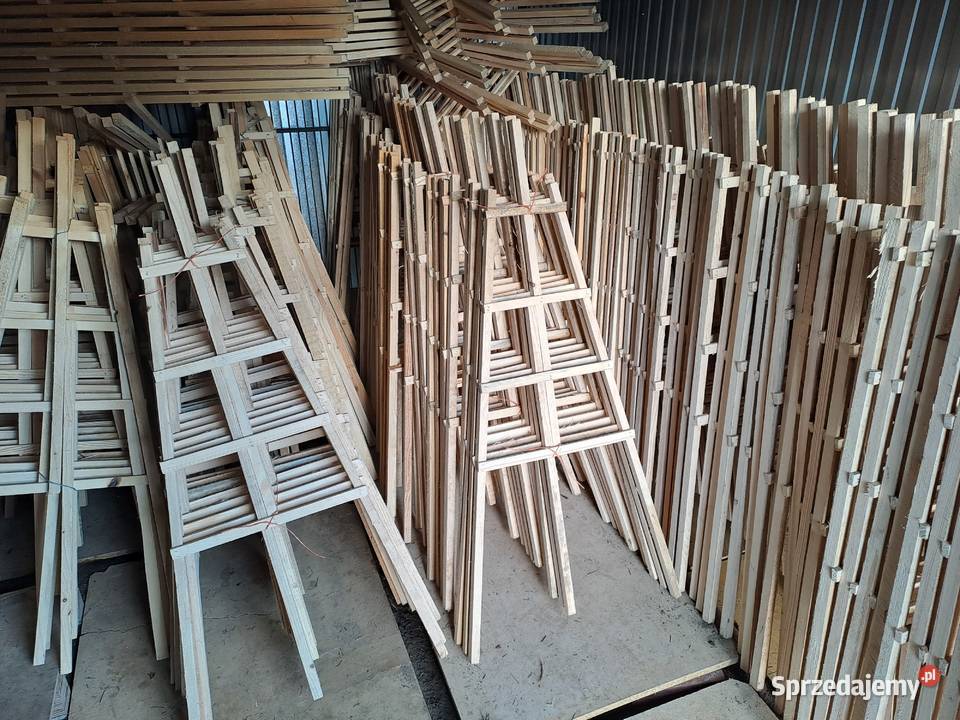 stelaże pod wieńce