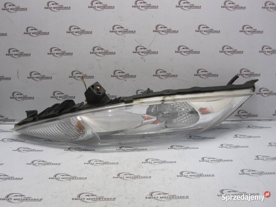 NISSAN JUKE 11r lampa prawa przód ANGLIK