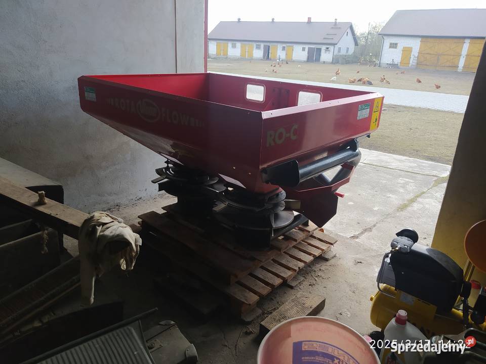 Sprzedam rozsiewacz nawozów firmy Kverneland Maszyny rolnicze mazowieckie Dąbrowa sprzedam