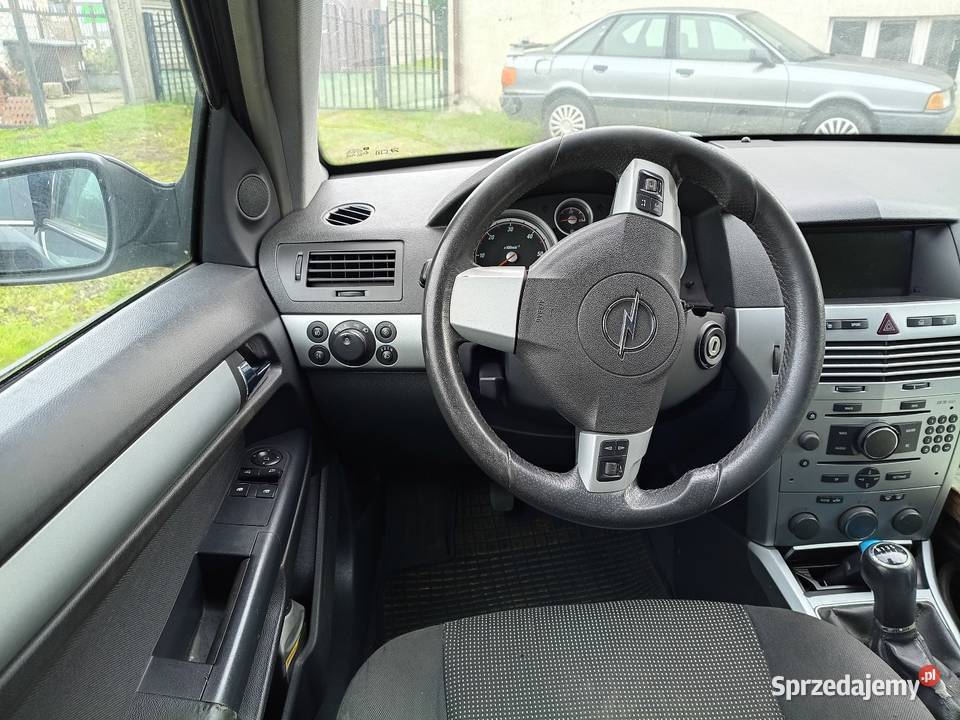 Opel Astra H III 19 CDTI lakier metallic Czersk