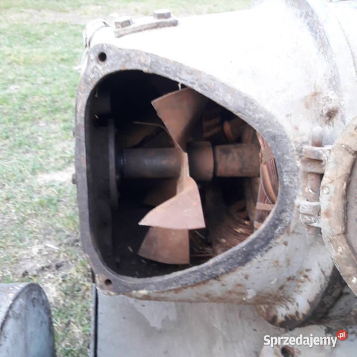 Zabytek Silnik starodawny na wózku Międzyrzec Podlaski