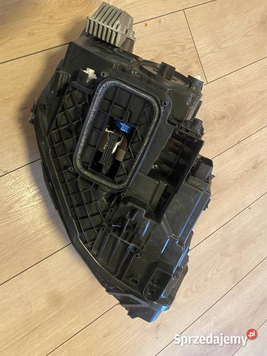 Lampa lewa lift GLA A2479064105 Części samochodowe
