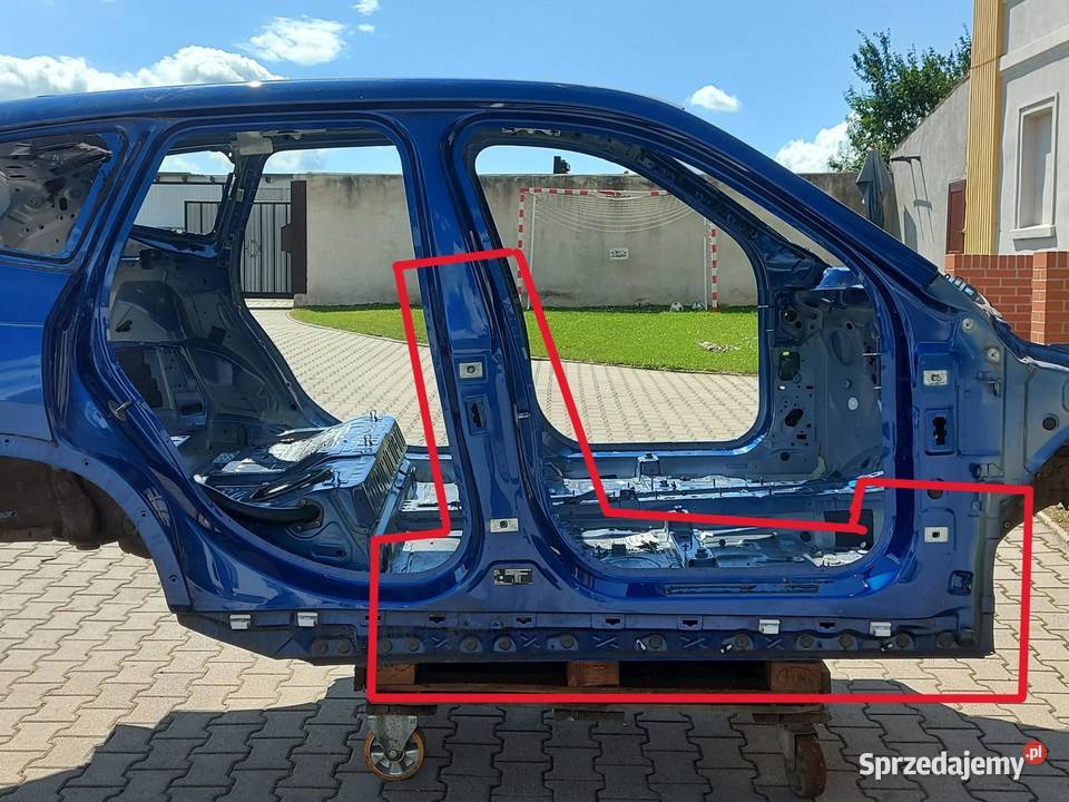 BMW iX1 X1 U11 Słupek próg prawy C31 osobowe