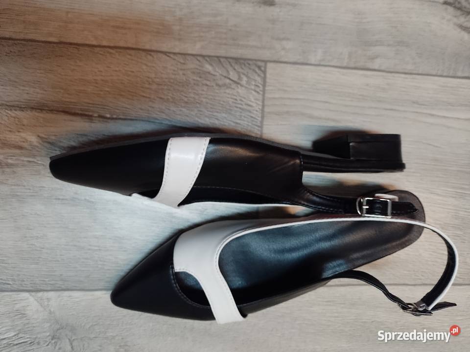 3940 Biało czarne niskie czółenka wieczorowe z małopolskie Kraków