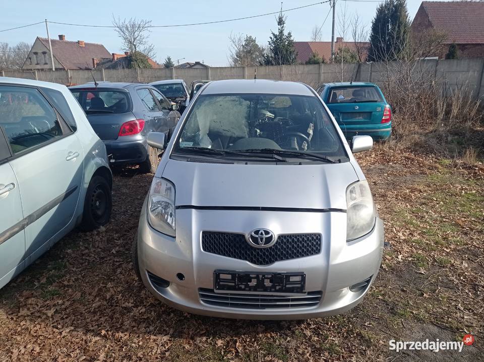 Toyota Yaris II 14 66 kW 2006 r dawca części wielkopolskie