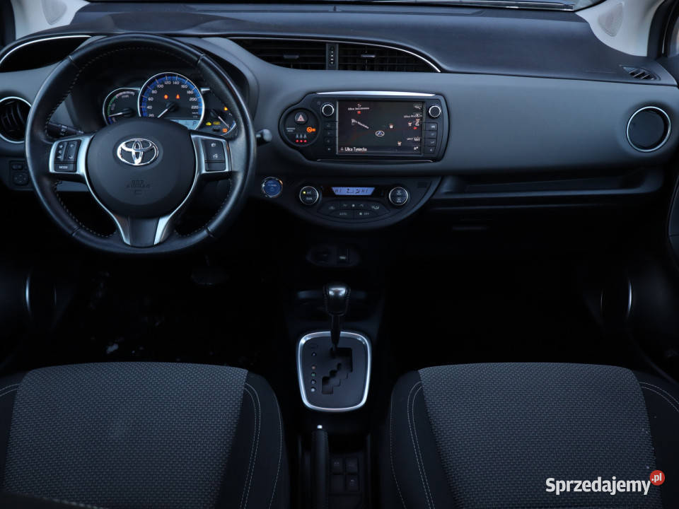 Toyota Yaris 15 Hybrid centralny zamek dolnośląskie Bielany Wrocławskie