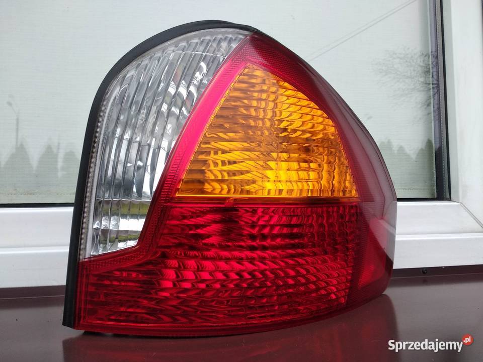 Hyundai Santa Fe I 1 lampa tył tylna prawa osobowe łódzkie