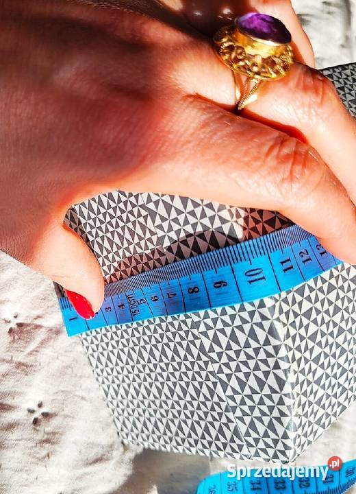 Pudełko szkatułka puzderko do przechowywania