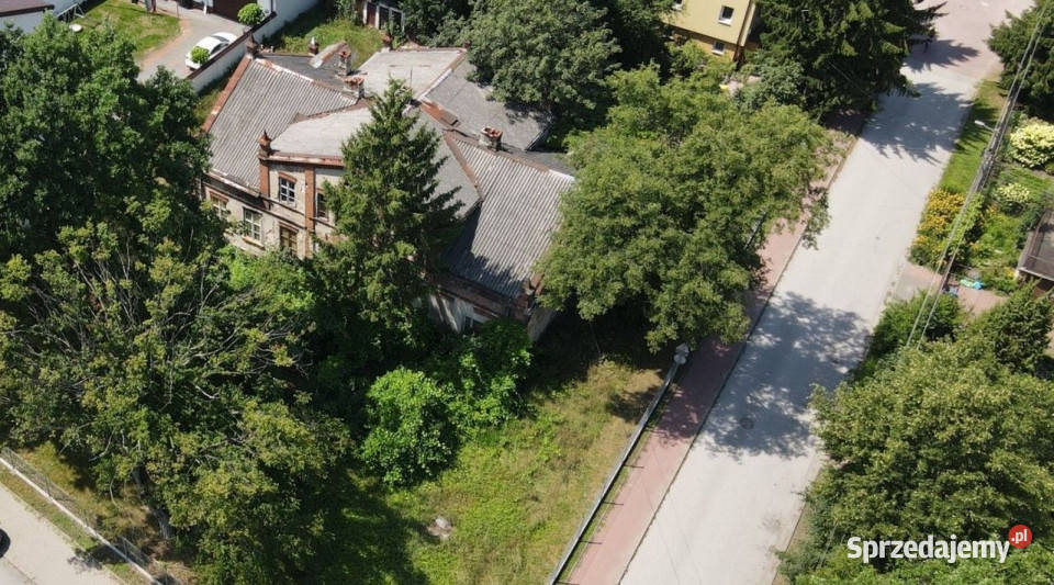 Działka w Sulejówku lokata kapitału i prestiż metalowe