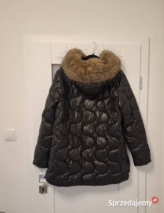 Zimowa kurtka puchowa z futerkowym kapturem Warszawa