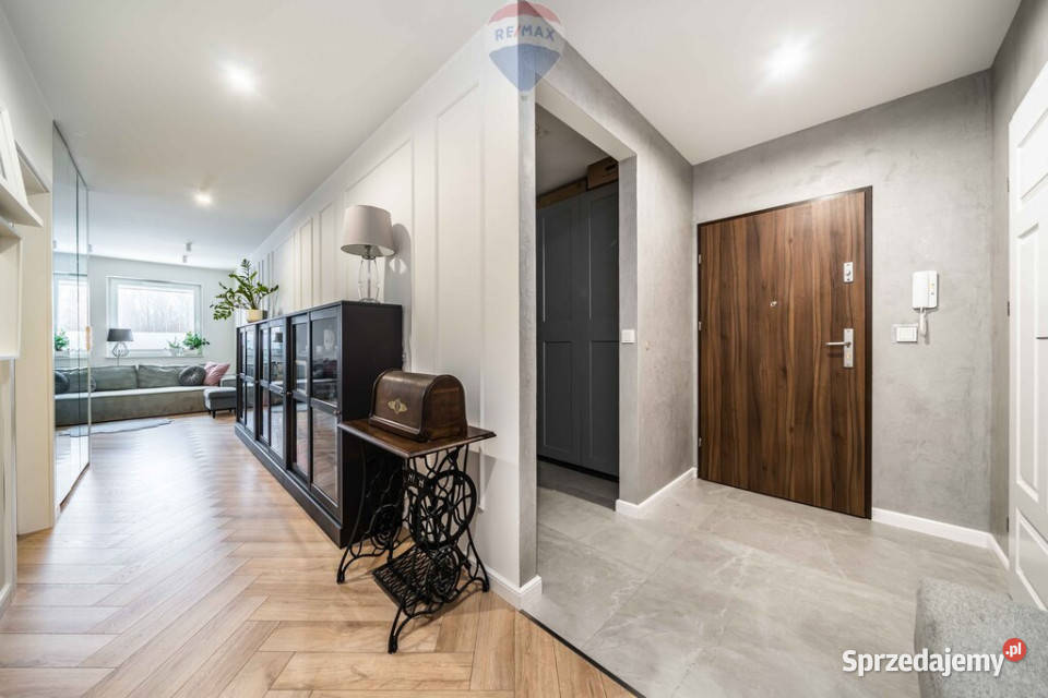 Trzypokojowe Malta balkon 2 miejsca w hali Poznań