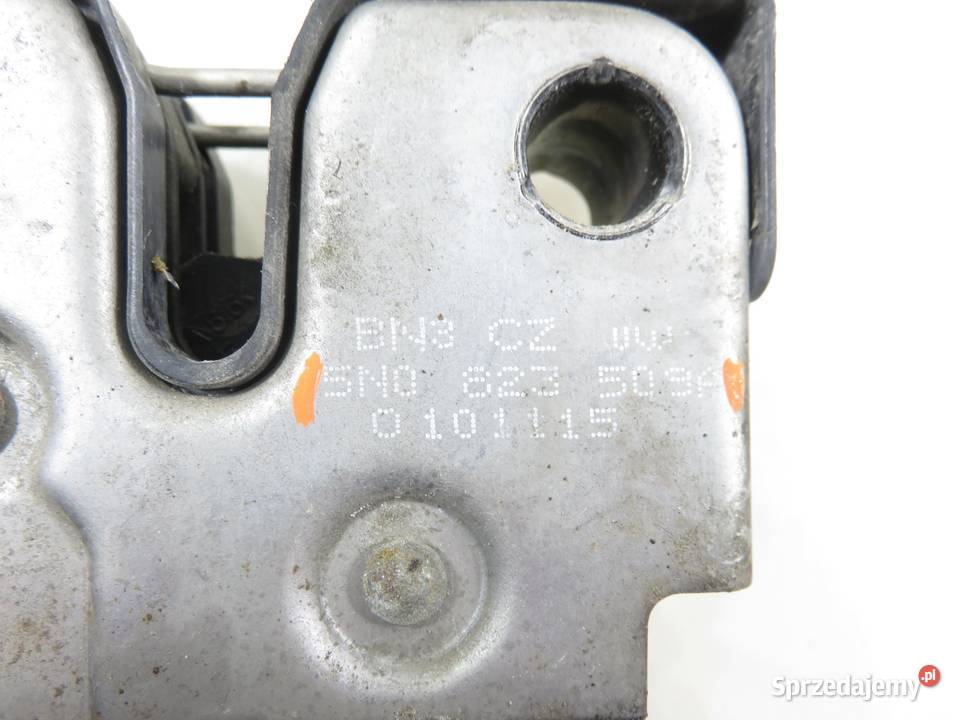 ZAMEK MASKI VW TIGUAN 5N 5N0823509A małopolskie