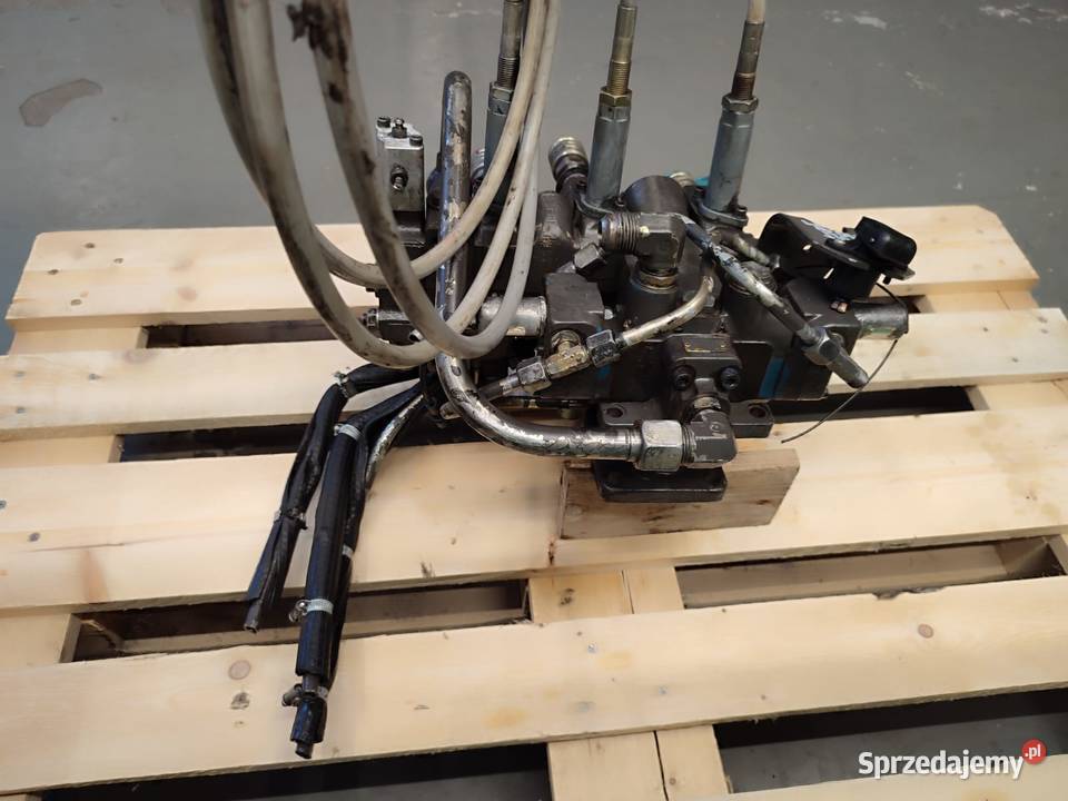 Rozdzielacz hydrauliczny 227397 77000273 Renault wielkopolskie Wilkowo