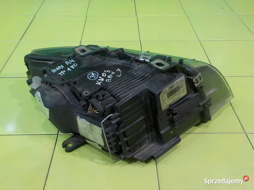 AUDI A4 B6 24 B 03r CABRIO 2D lampa lewa przod Suków