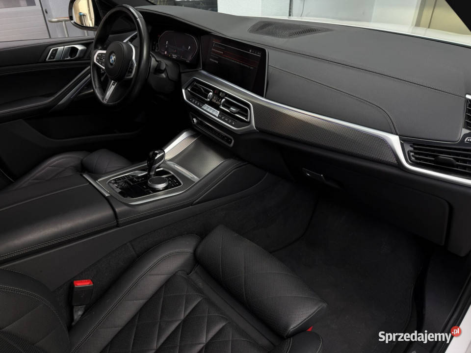 Panorama Aktywny tempomat Podgrzewana kierownica Łódź