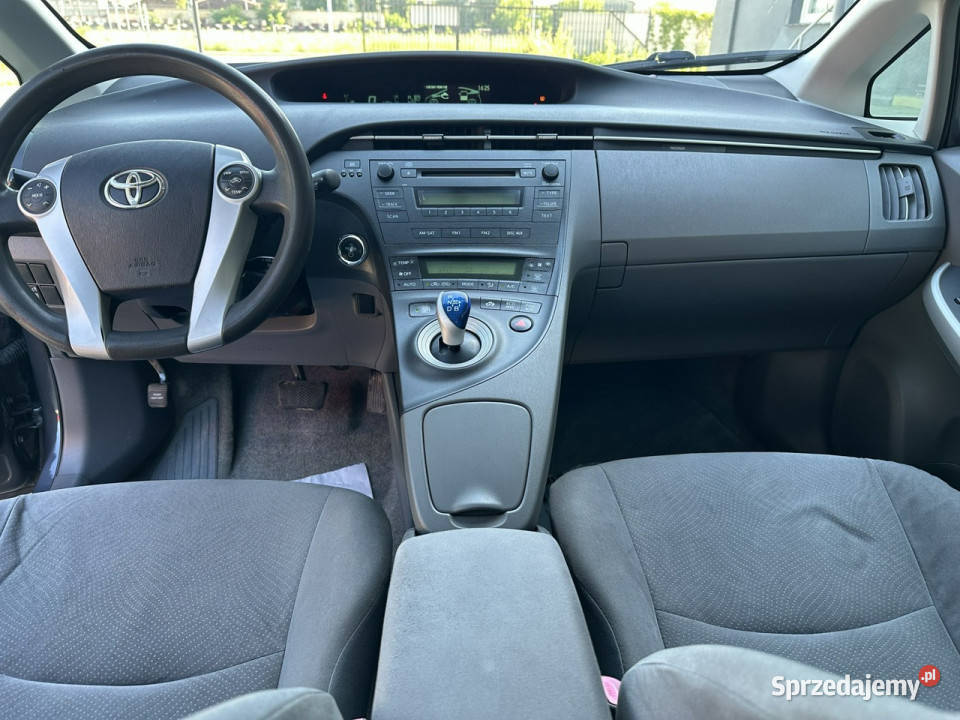 Toyota Prius 18 hybryda Zarejestrowany w Bateria Ostrowiec Świętokrzyski