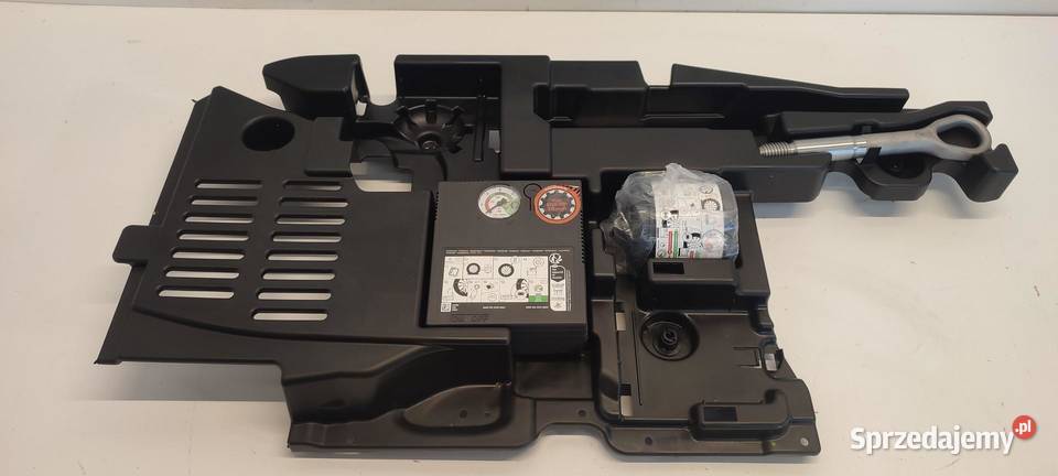 MERCEDES W247 WKŁAD DO BAGAŻNIKA A1778902100