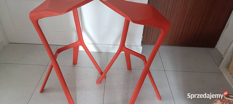 Piękne designerskie czerwone hokery barowe Hokery
