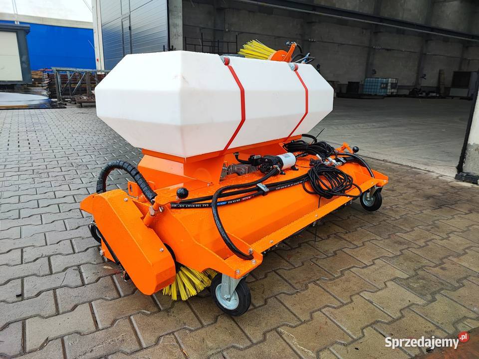 Mała zamiatarka 120 na WOM na chodniki Opatów