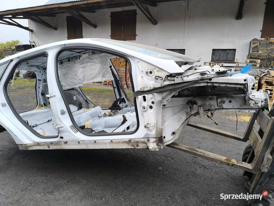 ĆWIARTKA PRÓG PRAWY FORD FOCUS MK3 LIFT KOMBI