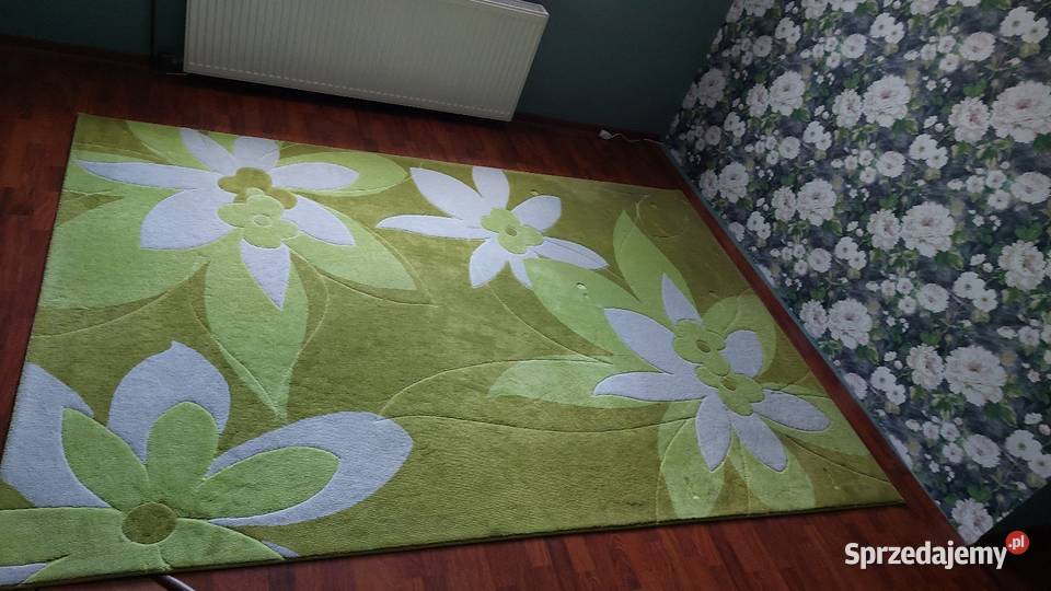 Dywan zielono biały w stanie Orzech