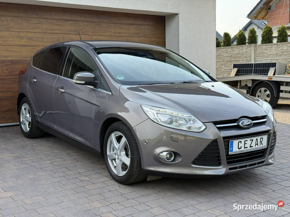 Ford Focus 12r 10 benzyna bezwypadkowy bogata Konradów