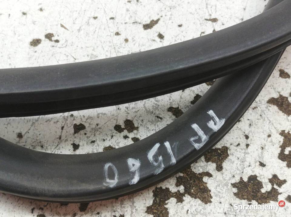 USZCZELKA DRZWI LEWY PRAWY PRZÓD KOMPLET Uszczelki