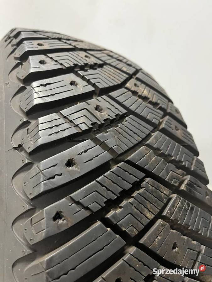 Opony zimowe 205 60r15 goodyear bieżnik 89 mm świętokrzyskie Skarżysko-Kamienna