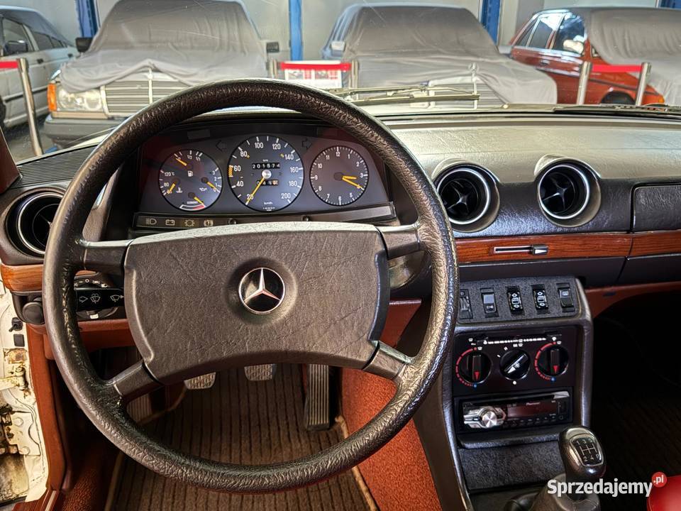 Mercedes W123 200 Benzyna 1984 klasyka W123 Motoryzacja łódzkie Zgierz