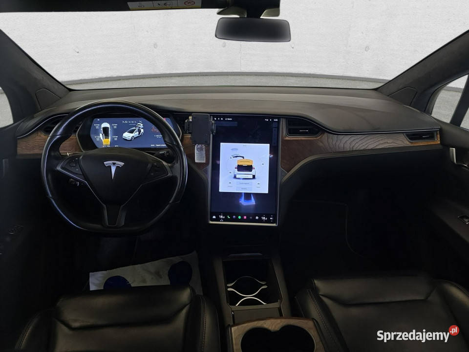 Tesla Model X nieuszkodzony Komorniki