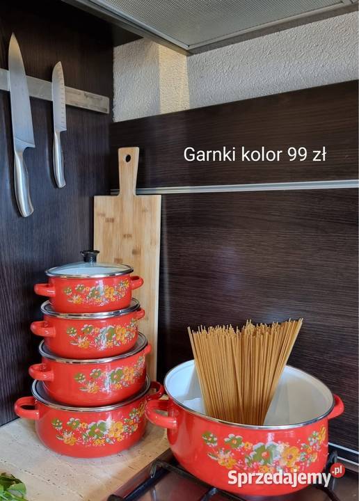 Garnki emaliowane 5 sztuk z pokrywkami rozne wielokolorowy Darłowo