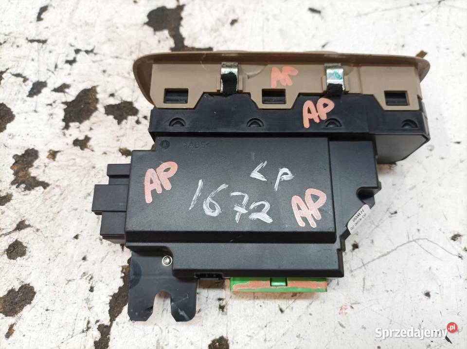 PRZEŁĄCZNIK SZYB LEWY PRZÓD 31334464 Volvo XC 90 osobowe świętokrzyskie