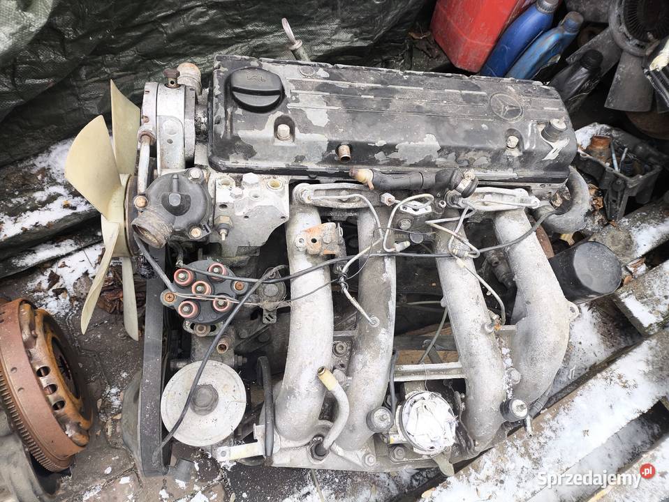 Mercedes W124 W201 silnik 23 M102 na części Skarżysko-Kamienna sprzedam