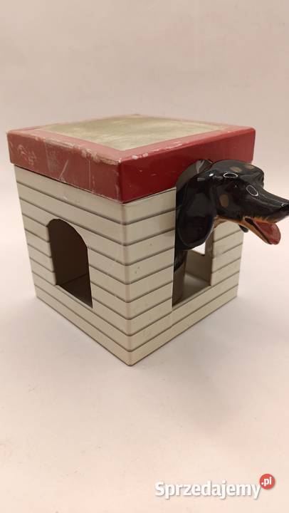 Figurka kubek pies jamnik w budzie Zamość