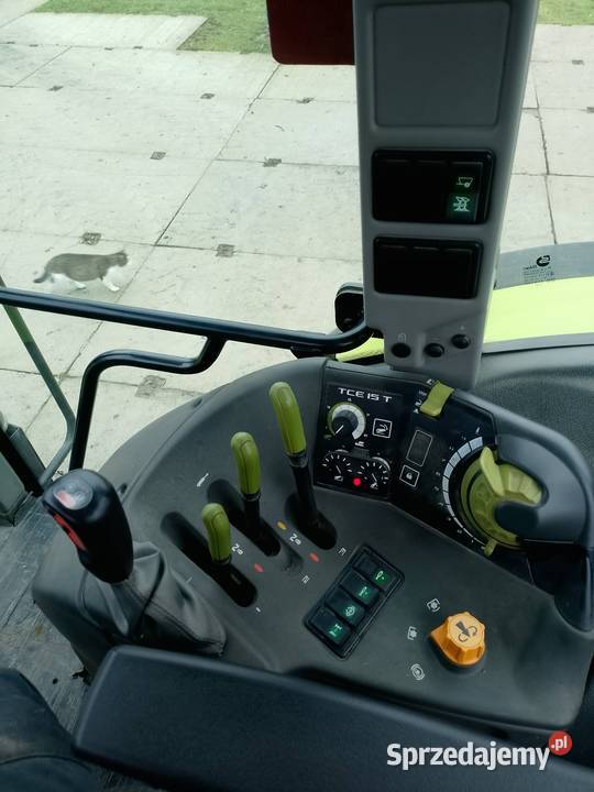 Claas Arion 630C Uchanie