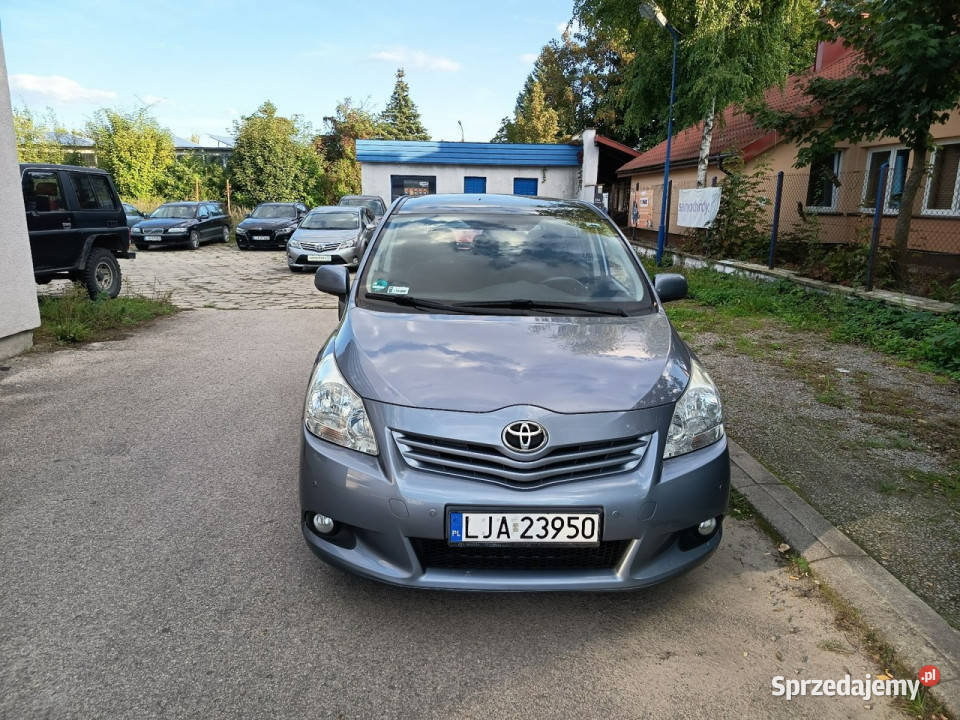 Toyota Verso Bezwypadkowy historia serwisowa 7 tempomat Janów Lubelski