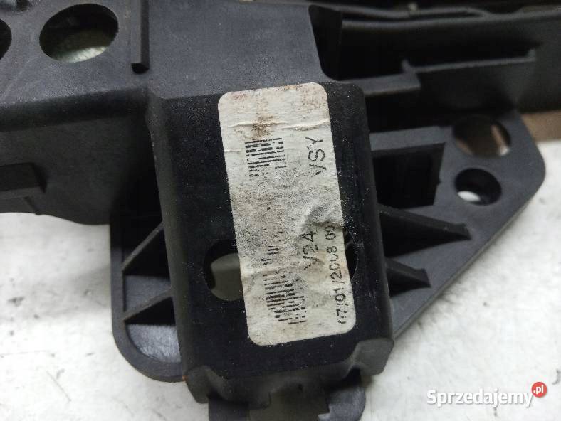 KLAMKA ZEWNĘTRZNA PRAWA PRZÓD 8T02 837 886 A Klamki sprzedam