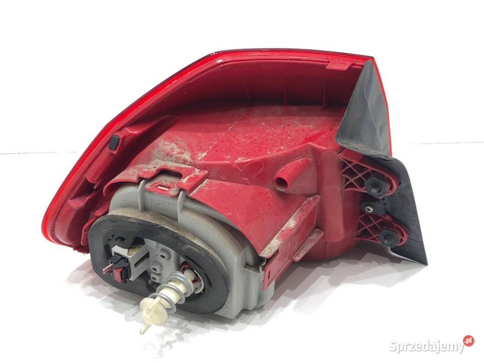 LAMPA PRAWY TYŁ VW PASSAT B7 561945096H