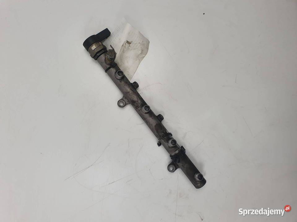LISTWA WTRYSKOWA AUDI A8 D3 II LIFT 057130090L