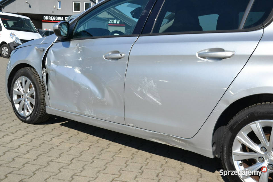 Peugeot 308 12 benzyna 110 model 2016r Kęty