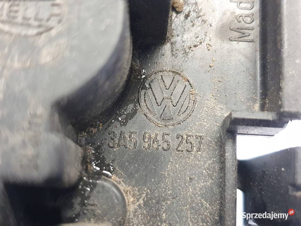 VW Passat B4 WKŁAD LAMPY PRAWY TYŁ tylny Lampy tylne Oświetlenie Rudka sprzedam