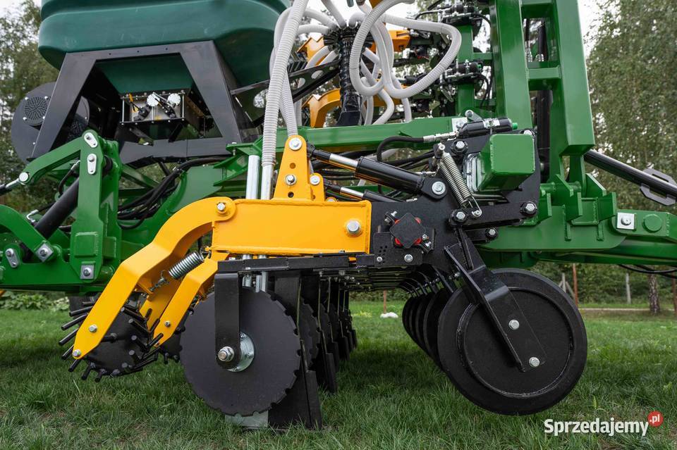 Agregat Strip Till 45 m uprawa pasowa producenta Agregaty