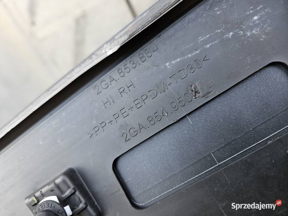 VW TROC RLINE LISTWA DRZWI PRAWY TYŁ PRAWA TYLNA Listwy i nakładki Międzychód