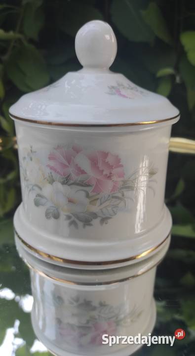 Porcelana zdobiona motywem róż